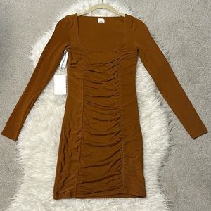 NWT Aritzia Wilfred Lydia Ruched Mini Dress in Rich Chestnut XS